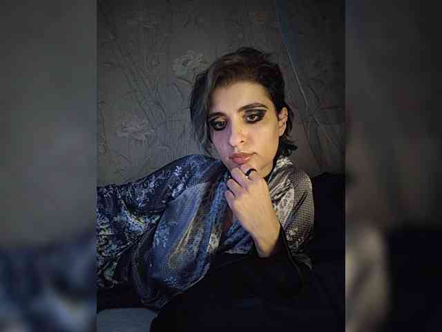 CyberSquirtCuckQueen webcam