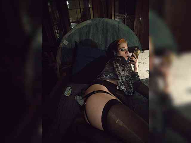 Model: CrazySquirtSiren