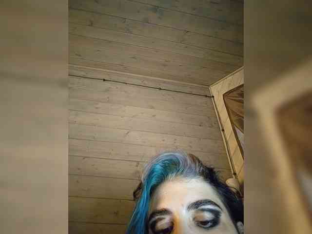 UntouchableSquirtWitch webcam