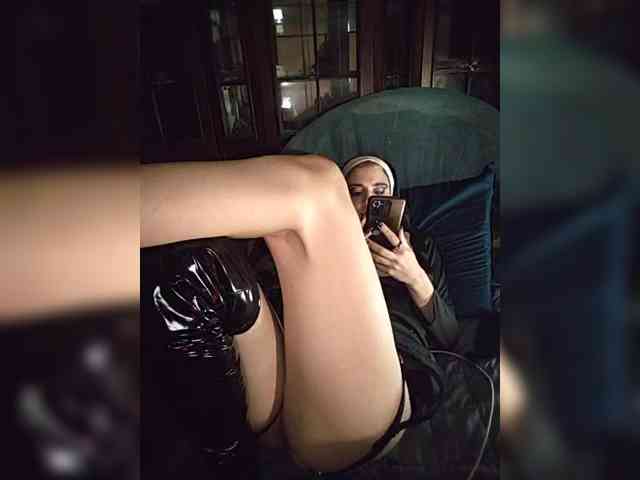 CrazySquirtSiren webcam