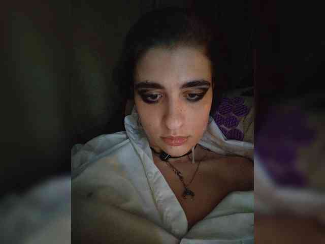 Model: UntouchableSquirtWitch