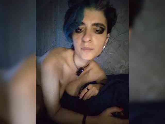 UntouchableSquirtWitch webcam
