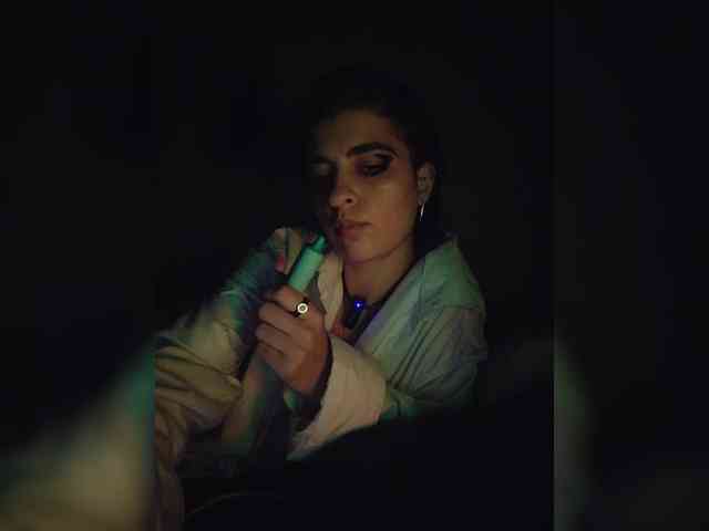 UntouchableSquirtWitch webcam