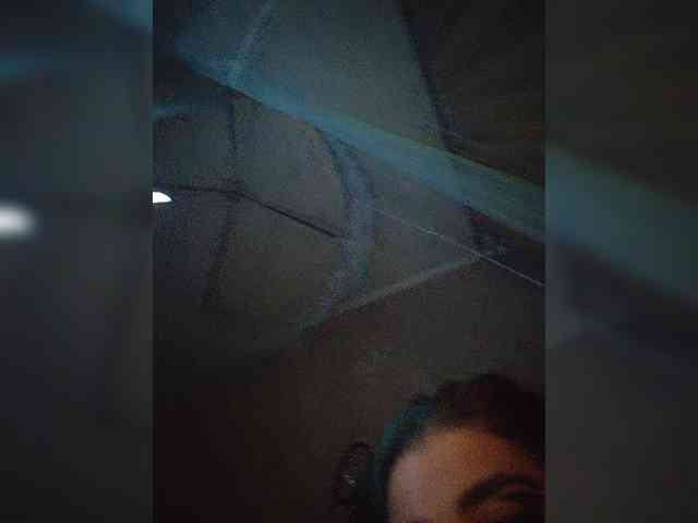 UntouchableSquirtWitch webcam