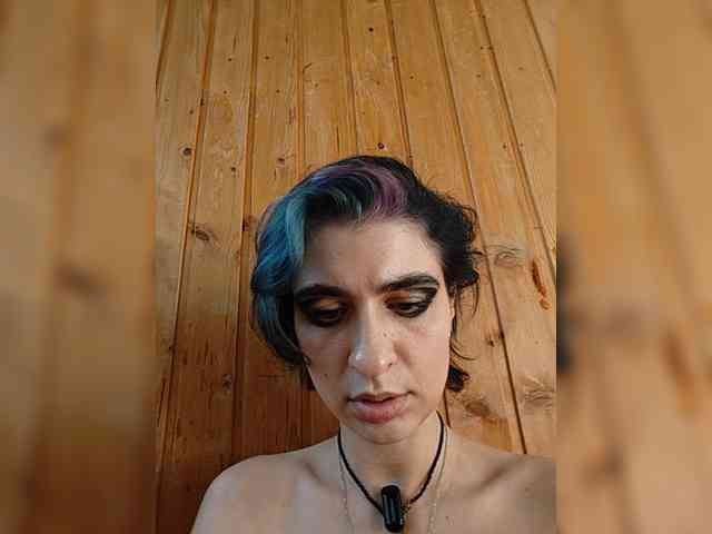 UntouchableSquirtWitch webcam
