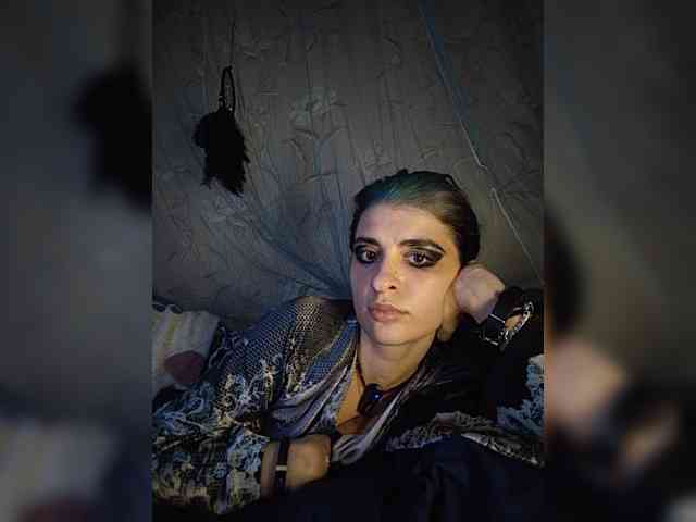 UntouchableSquirtWitch webcam