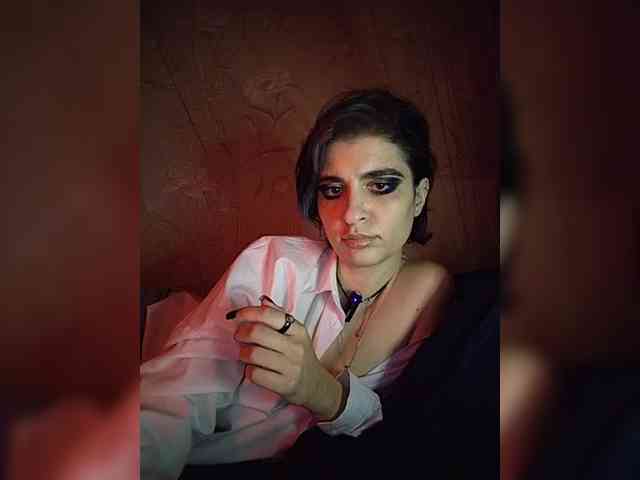 CyberSquirtCuckQueen webcam