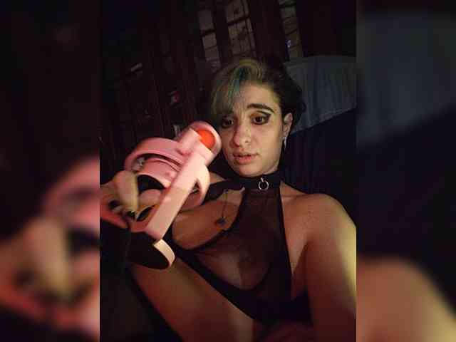 Model: CrazySquirtSiren