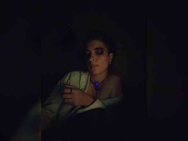UntouchableSquirtWitch webcam