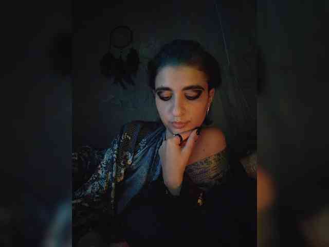 UntouchableSquirtWitch webcam