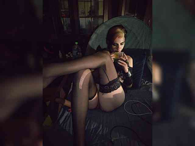 CrazySquirtSiren webcam