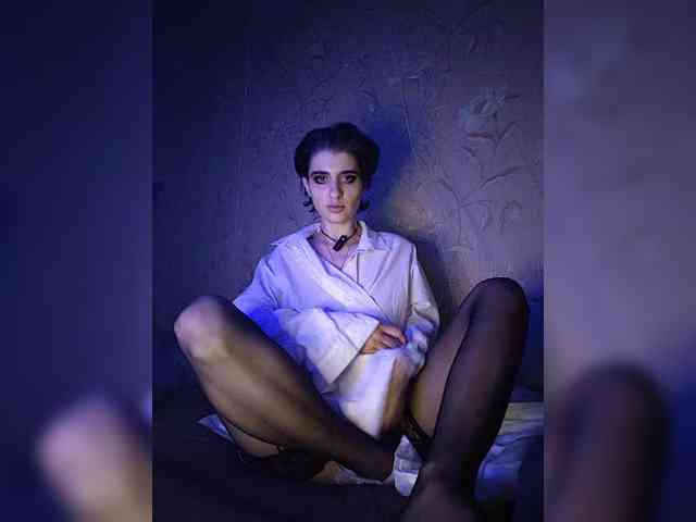 CyberSiren Sex Cam Show
