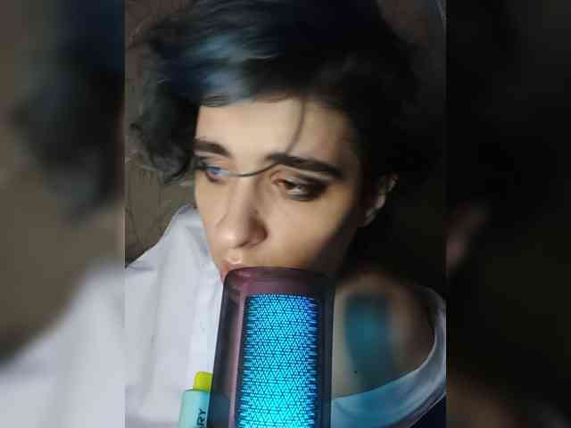 CyberSquirtSiren webcam