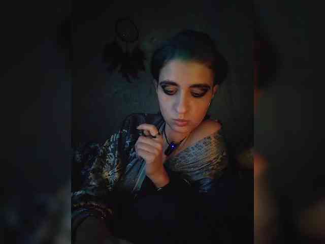 UntouchableSquirtWitch webcam