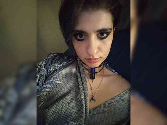 CyberSquirtCuckQueen webcam