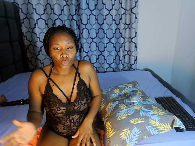 Partycakes webcam bongacams model stream image