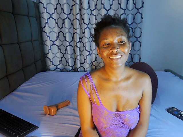 Partycakes live cam on BongaCams