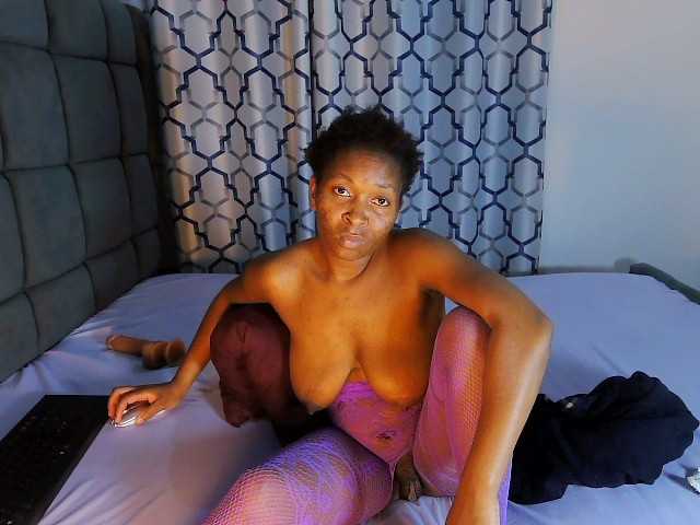Partycakes live cam on BongaCams