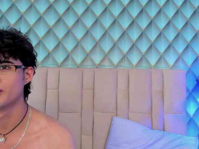 SofiaAndEthan webcam