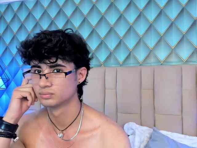 SofiaAndEthan webcam