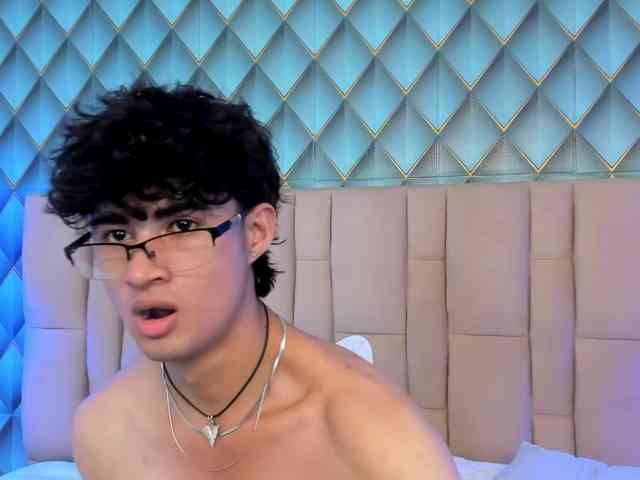 SofiaAndEthan webcam