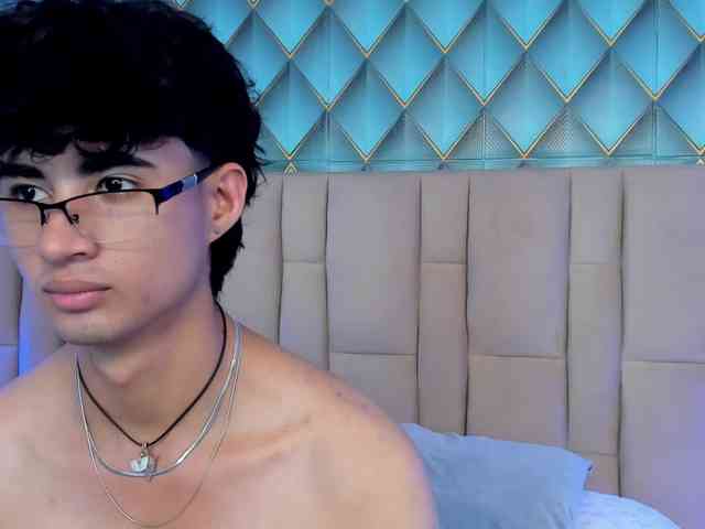 SofiaAndEthan webcam