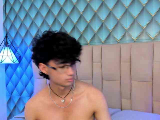 SofiaAndEthan webcam