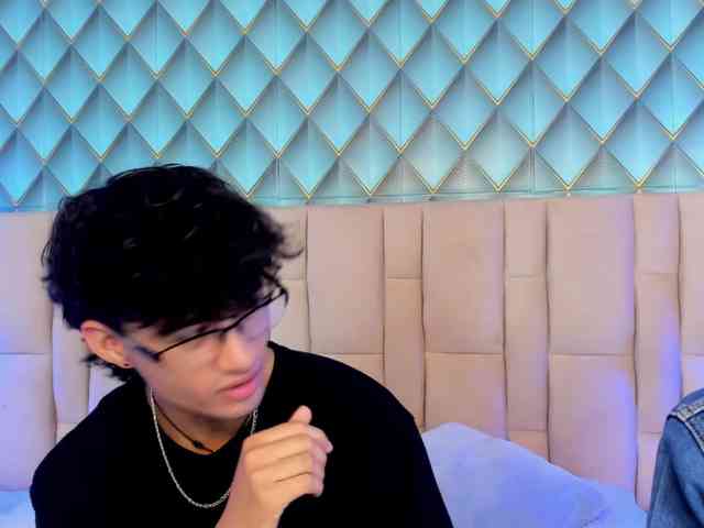 SofiaAndEthan webcam
