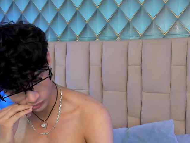 SofiaAndEthan webcam