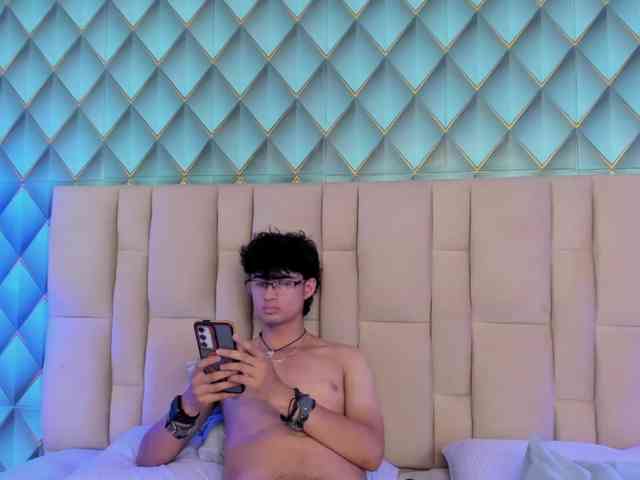 SofiaAndEthan webcam