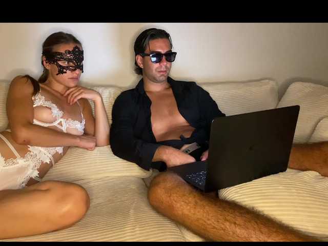 MiguelCamila live cam on UnifiedCams
