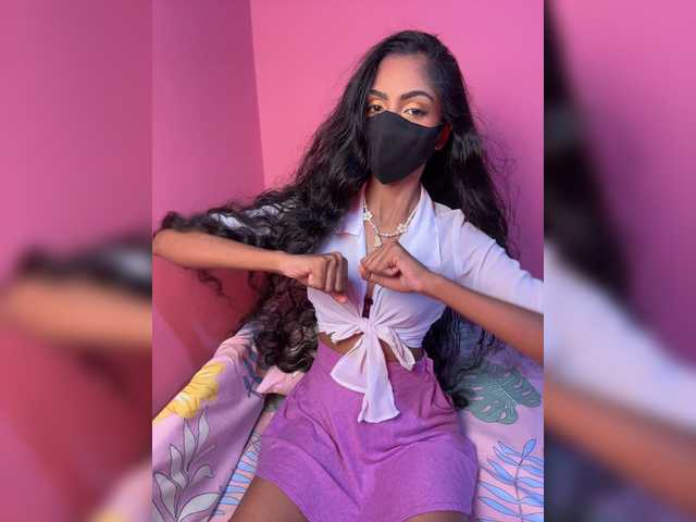 Zaraelin live cam on BongaCams