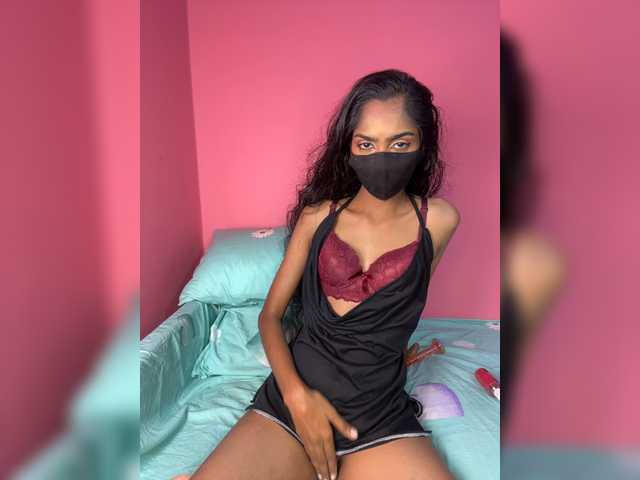Zaraelin live cam on BongaCams
