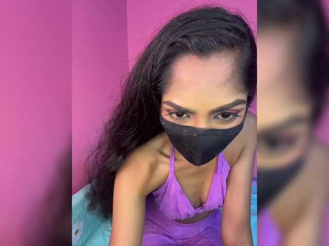 Zaraelin live cam on BongaCams