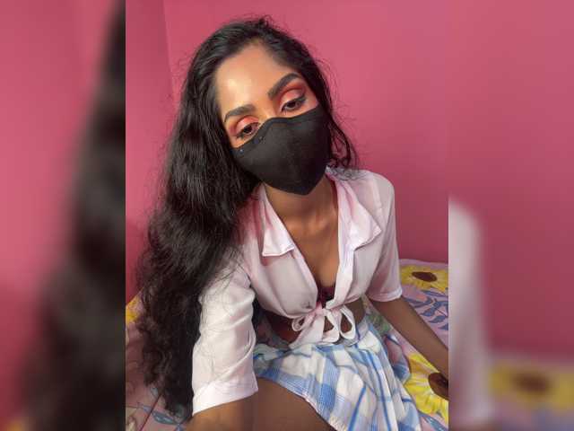 Zaraelin live cam on BongaCams