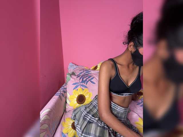 Zaraelin live cam on BongaCams