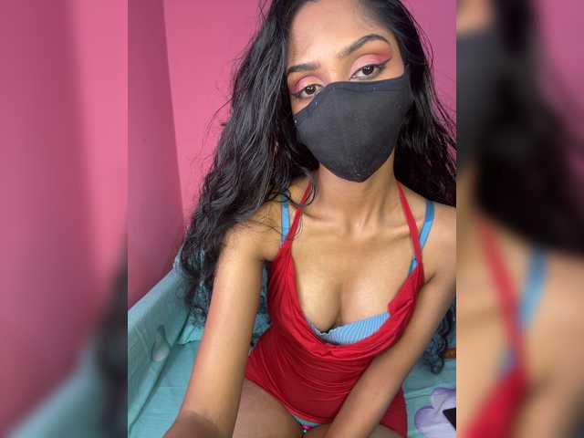 Zaraelin live cam on BongaCams