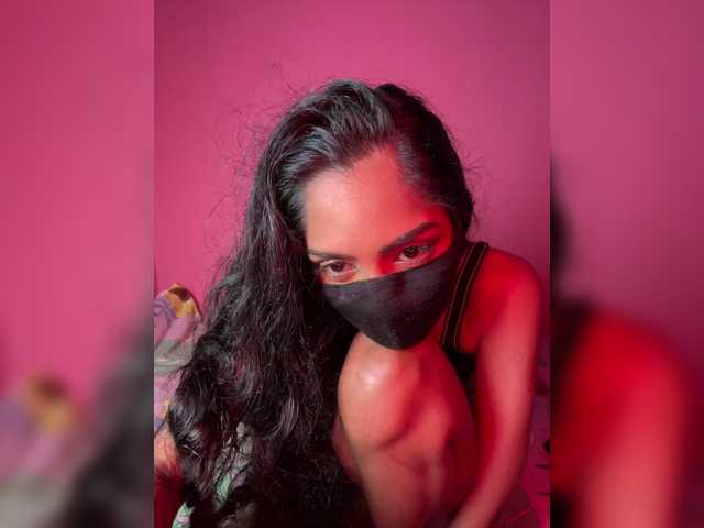 Zaraelin live cam on BongaCams