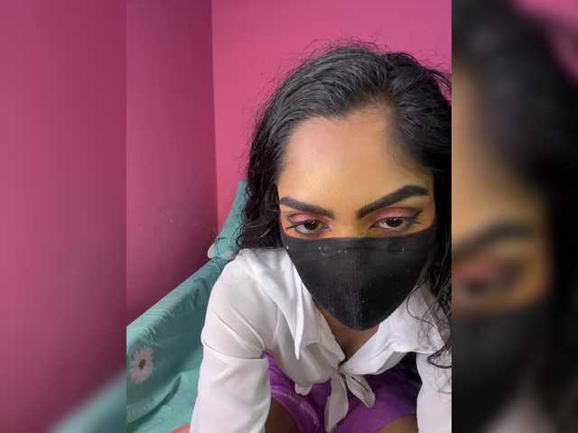 Zaraelin live cam on BongaCams