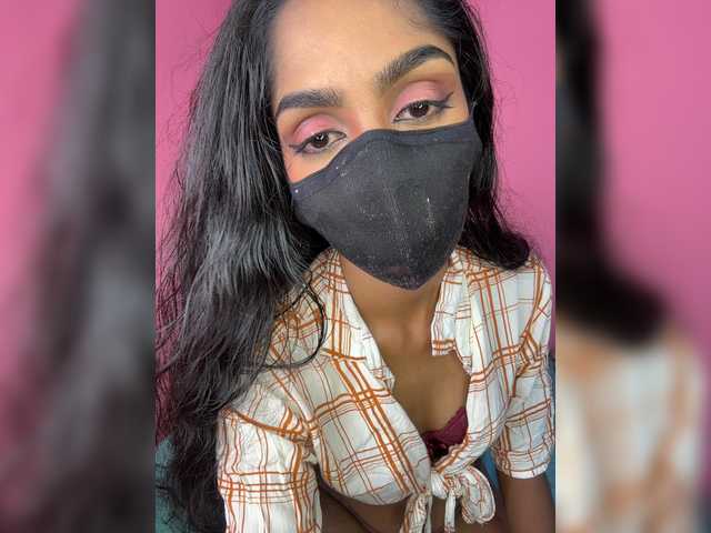 Zaraelin live cam on BongaCams