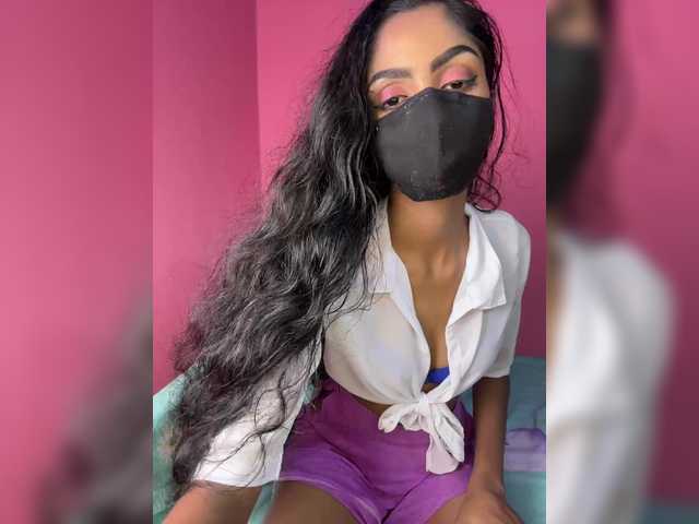 Zaraelin live cam on BongaCams