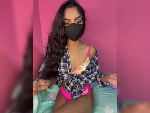 Zaraelin live cam on BongaCams