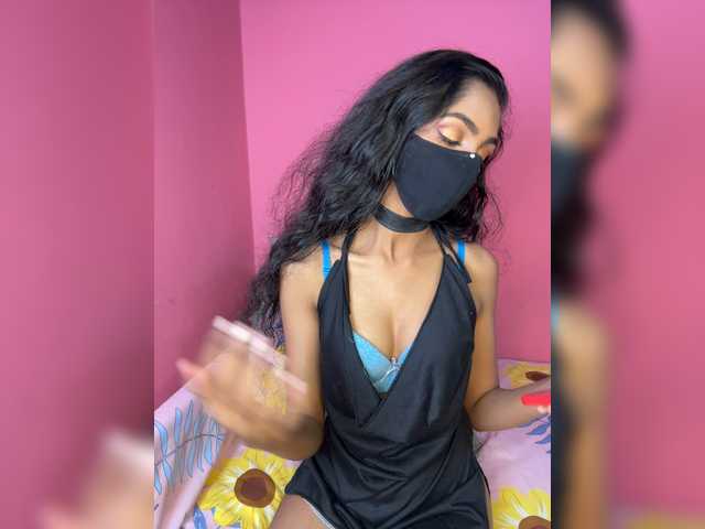 Zaraelin live cam on BongaCams