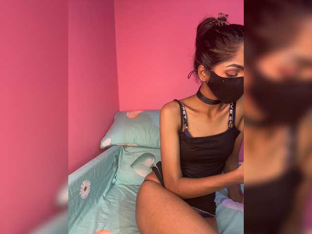 Zaraelin live cam on BongaCams