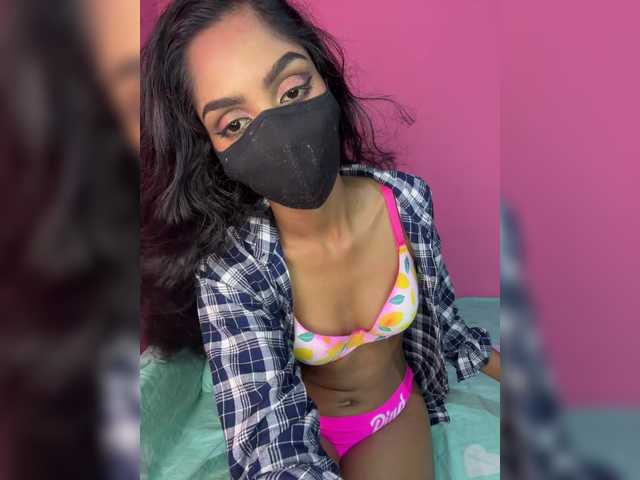 Zaraelin live cam on BongaCams