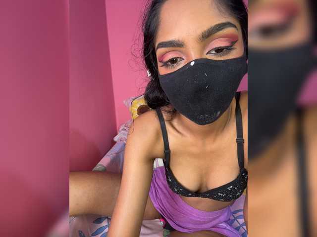 Zaraelin live cam on BongaCams