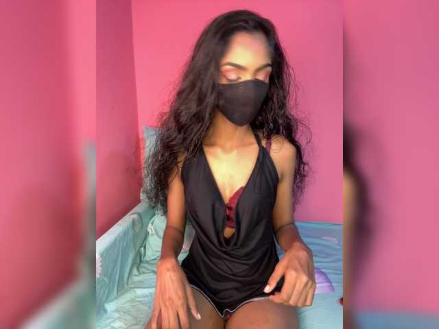 Zaraelin live cam on BongaCams