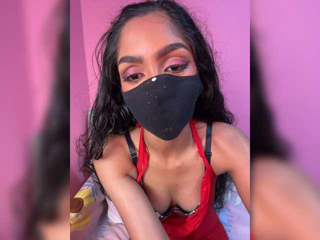 Zaraelin live cam on BongaCams
