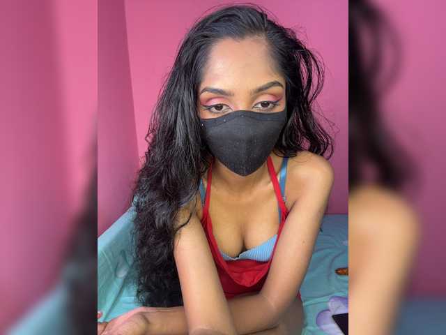 Zaraelin live cam on BongaCams