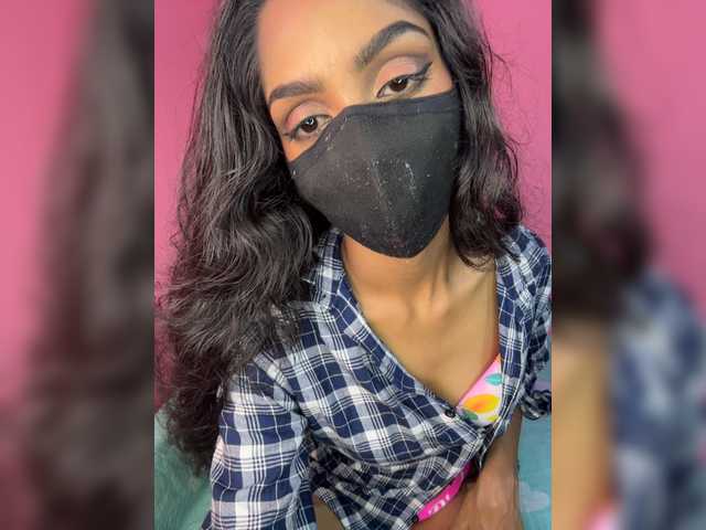 Zaraelin live cam on BongaCams